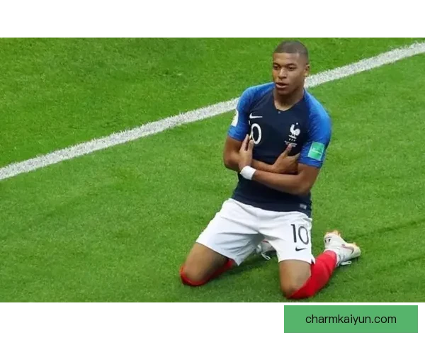 姆巴佩闪耀世界杯舞台,首球助法国队稳步提升竞争力。 姆巴佩闪耀世界杯舞台,首球助法国队稳步提升竞争力。