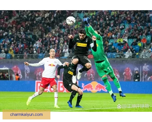 德甲赛季阶段，门兴格拉德巴赫逆转胜利表现稳健，状态回暖。